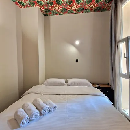 Aparthotel 7athens *